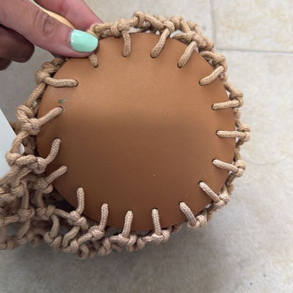 Handcrafted Tan Woven Bag with Wooden Handles Small Bag - Picture 4 of 4